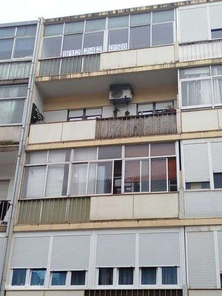 Vendo T4 em Cacilhas ( imovel p recuperar ) - Grande imagem: 2/12