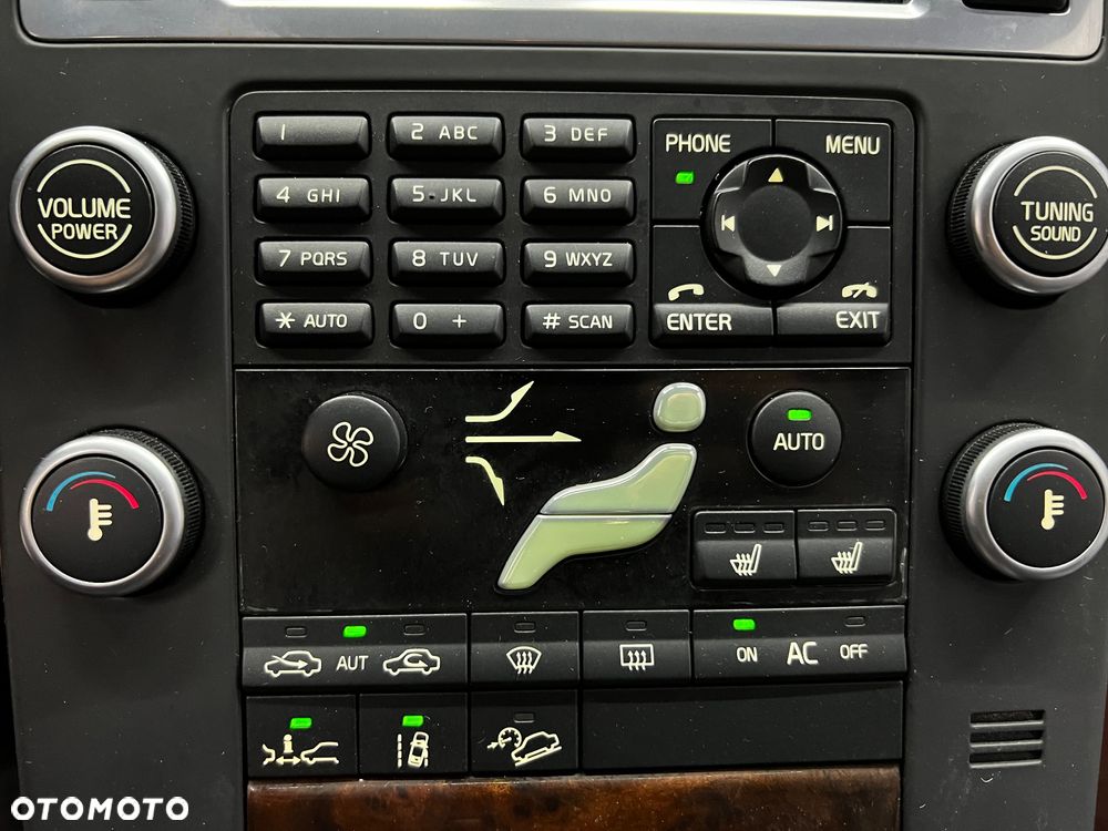 Volvo XC 70 - 2