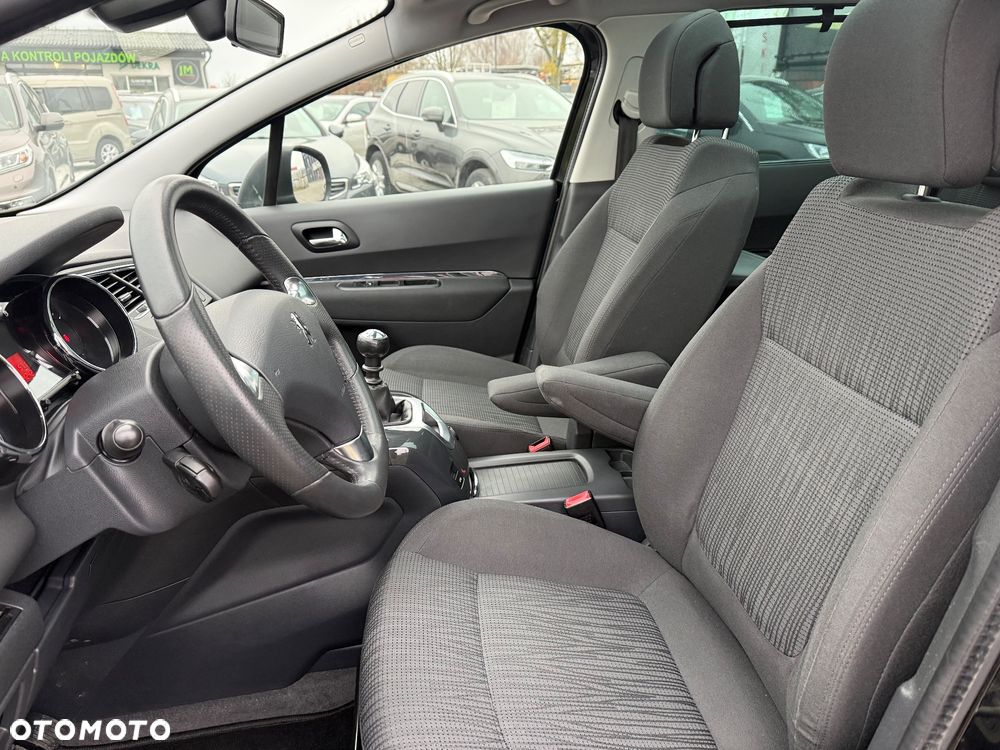 Peugeot 5008 HDI FAP 115 Access - 11