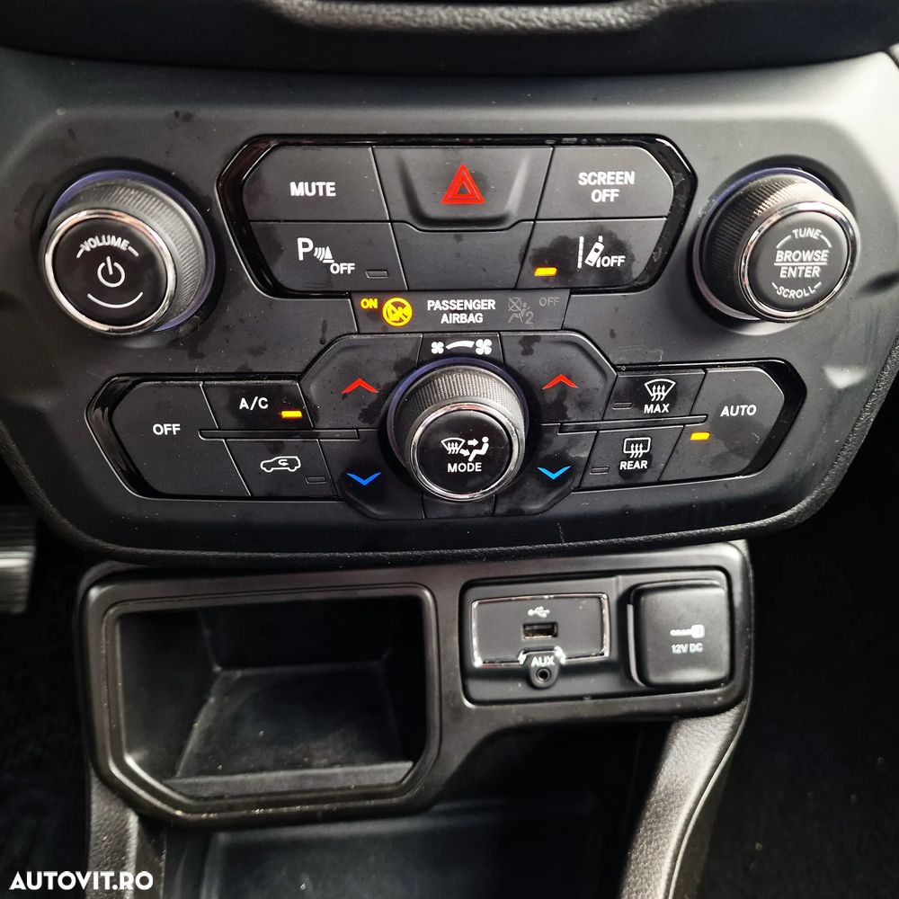Jeep Renegade - 24