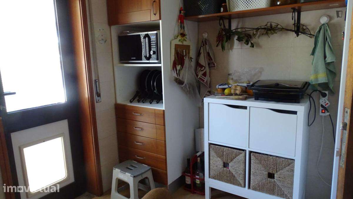 Quarto - localizado em Valongo Porto - Grande imagem: 4/24