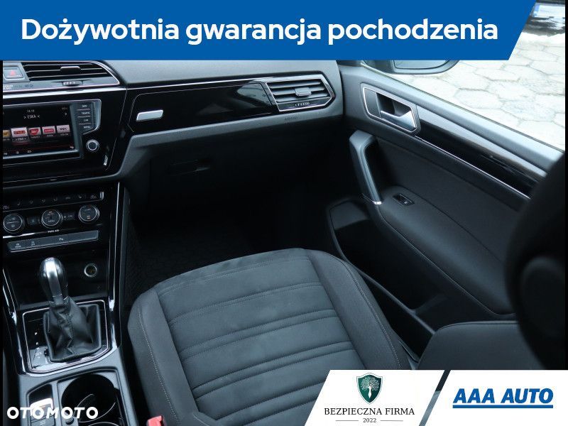 Volkswagen Touran - 9