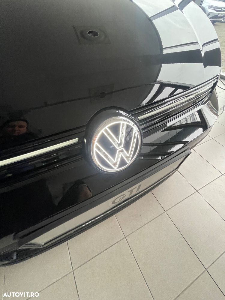 Volkswagen Golf - 32