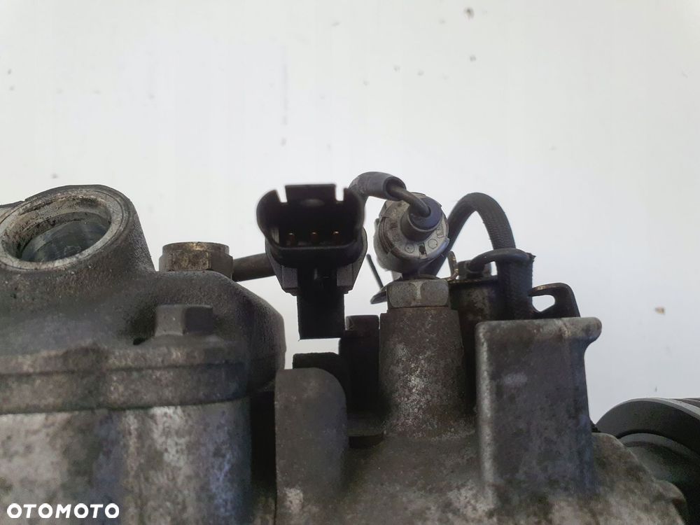 SPRĘŻARKA KLIMATYZACJI BMW F10 F11 2.0 D _ 447260-3821 - 8
