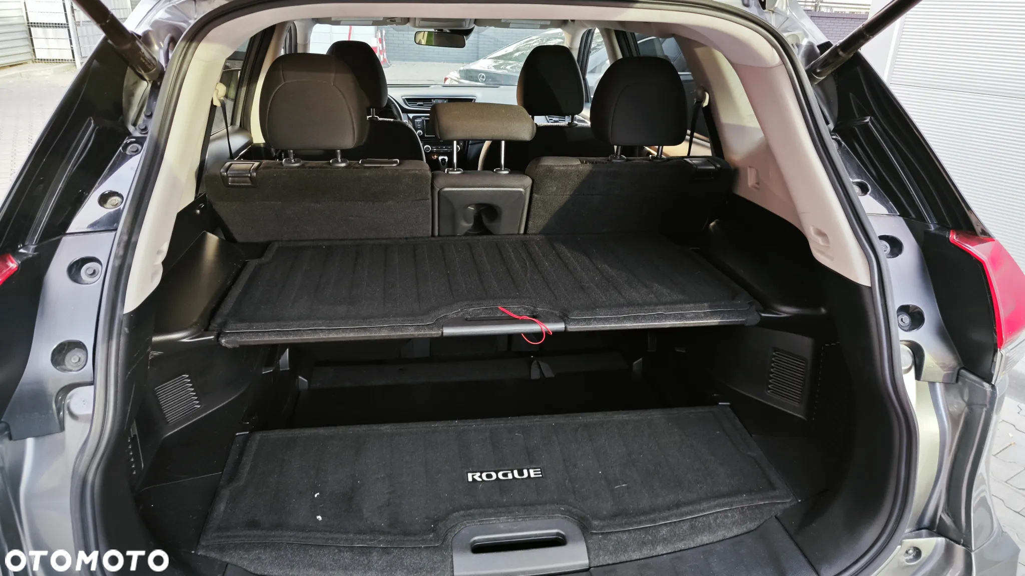 Nissan Rogue - 16