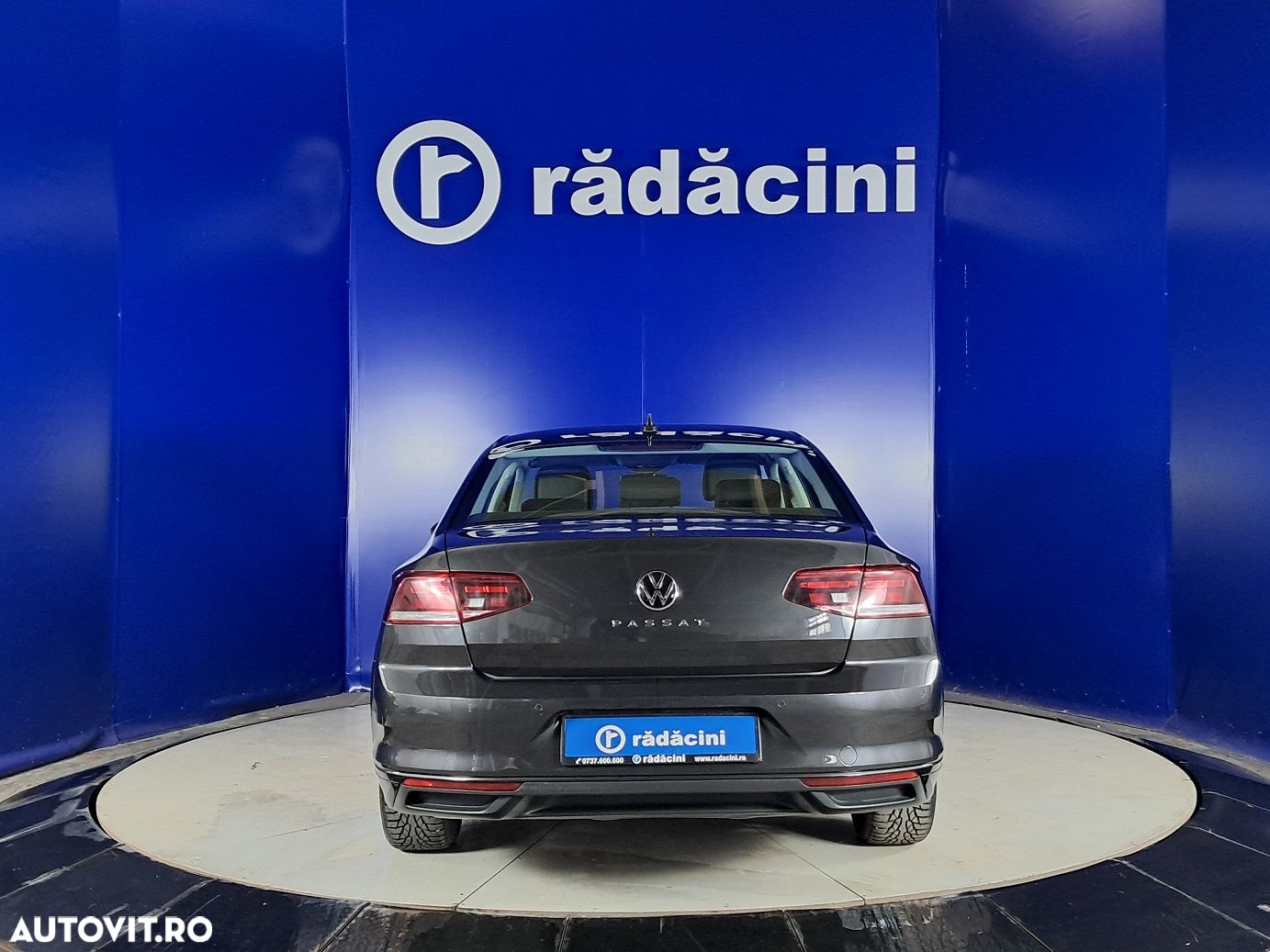 Volkswagen Passat - 4