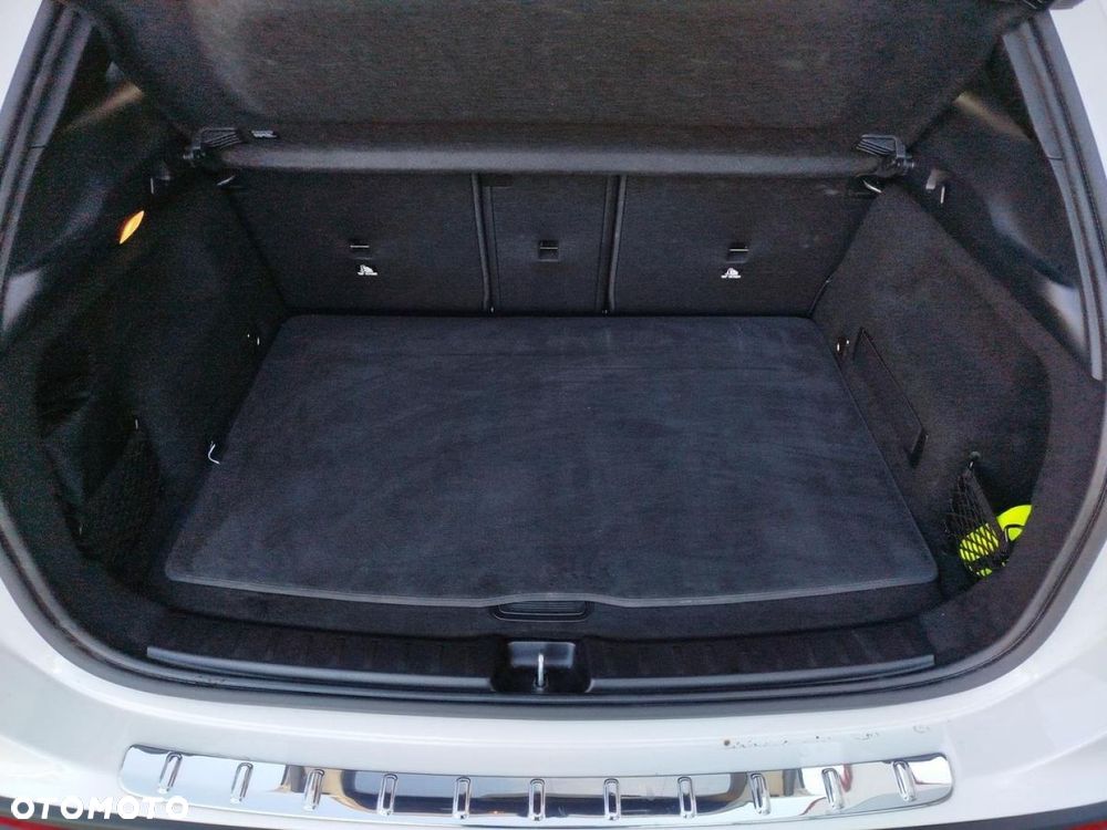 Mercedes-Benz GLA - 18