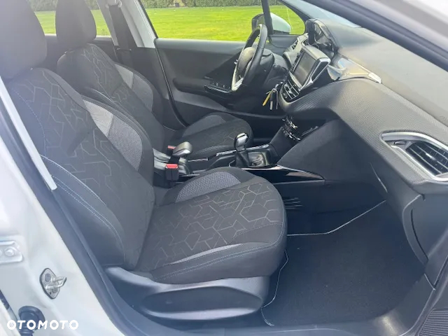 Peugeot 2008 1.5 BlueHDi Signature - 18