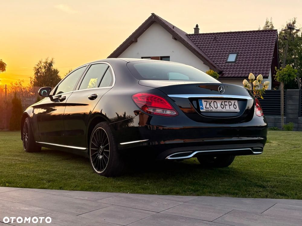 Mercedes-Benz Klasa C 180 (BlueEFFICIENCY) Avantgarde - 2