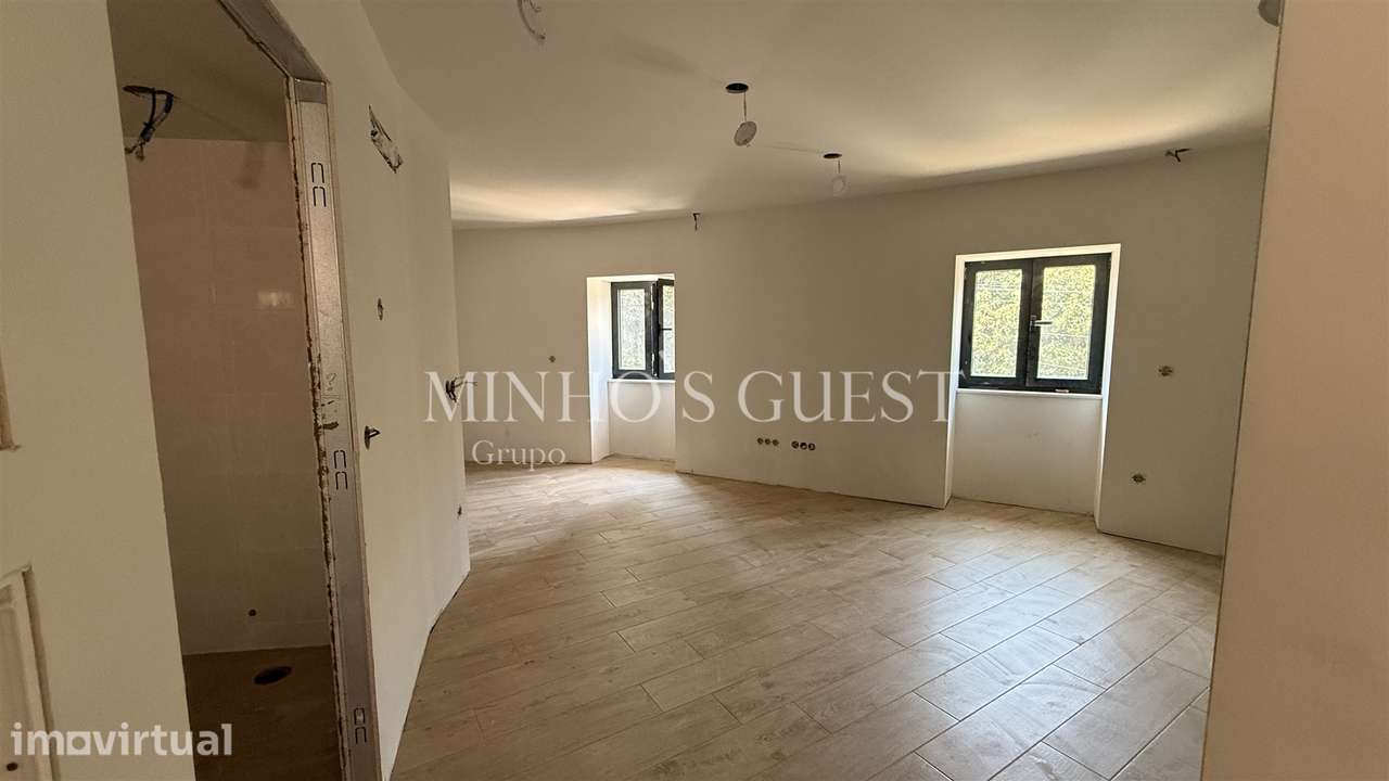 Apartamento T0 totalmente remodelado próximo da UNIVERSIDADE DO MINHO - Grande imagem: 2/8