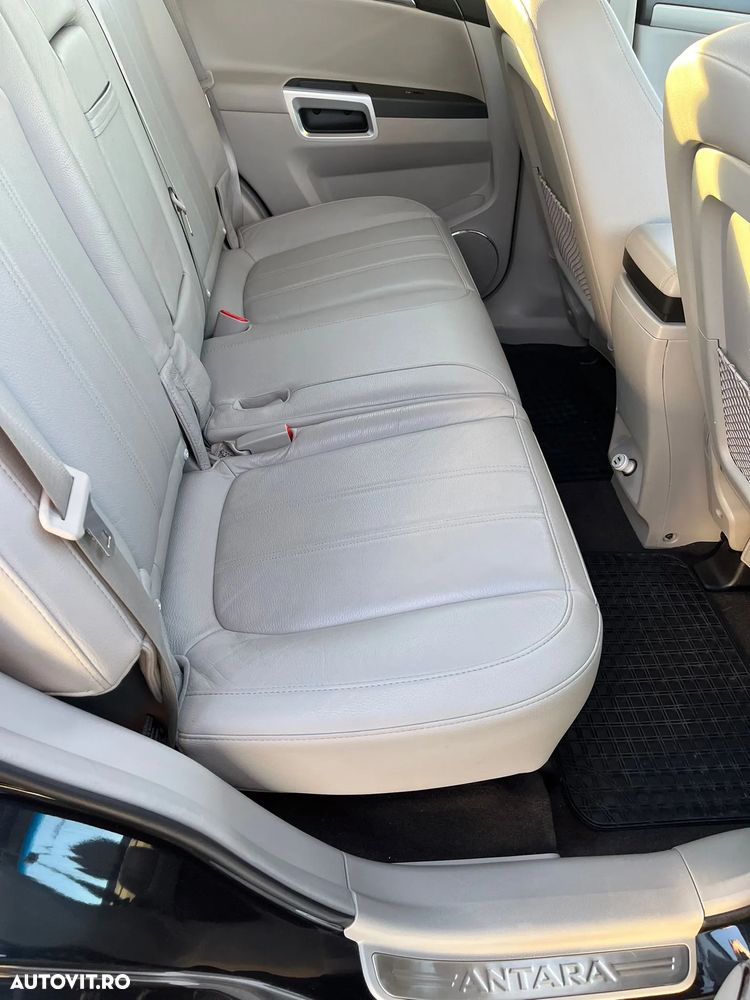 Opel Antara 2.2 CDTI 4x4 Aut. Design Edition - 10