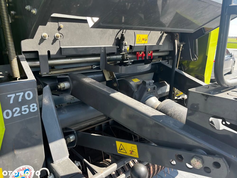 Claas VARIANT 350 - 18