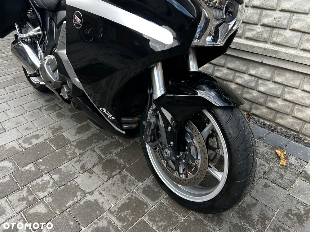 Honda VFR - 8