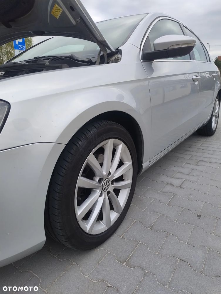Volkswagen Passat 2.0 TDI Highline DSG - 13