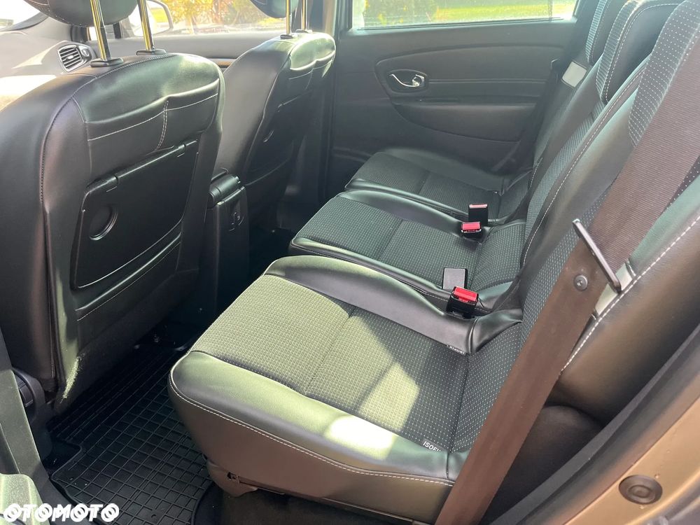 Renault Scenic ENERGY TCe 115 Bose Edition - 11