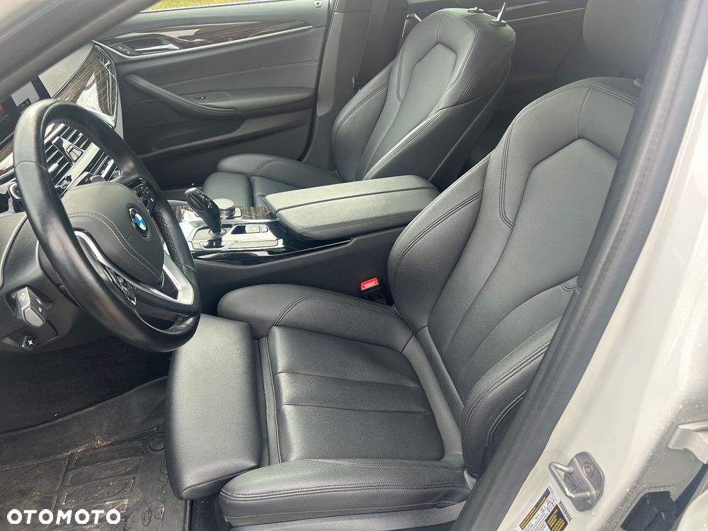 BMW Seria 5 530i xDrive Sport Line - 22