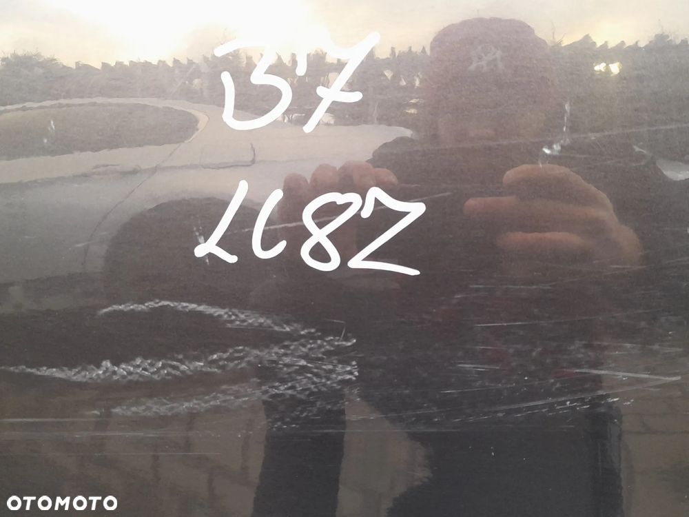 VW PASSAT B7 DRZWI PRAWE TYLNE PRAWY TYŁ KOMBI KOLOR: LC8Z - 8