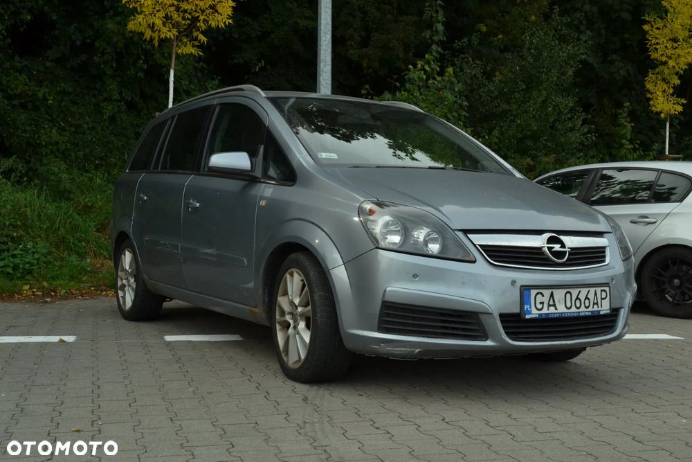 Opel Zafira - 1