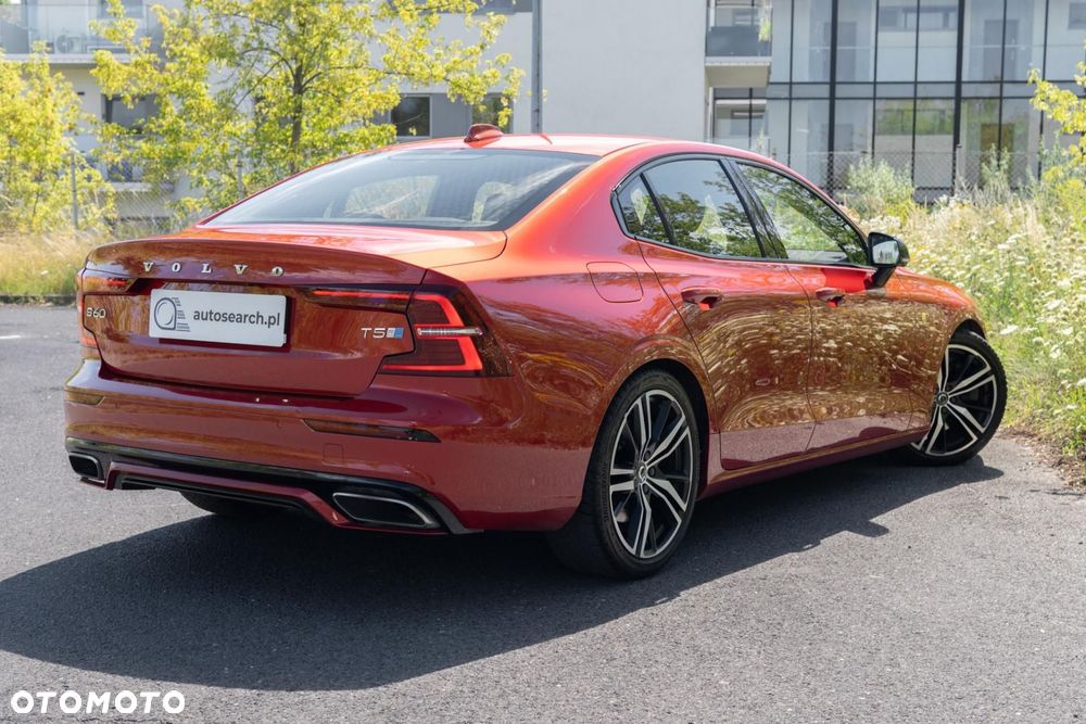 Volvo S60 T5 R-Design - 7