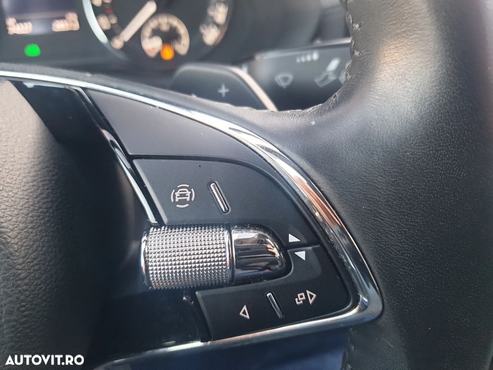 Skoda Octavia 2.0 TDI DSG Ambition - 32