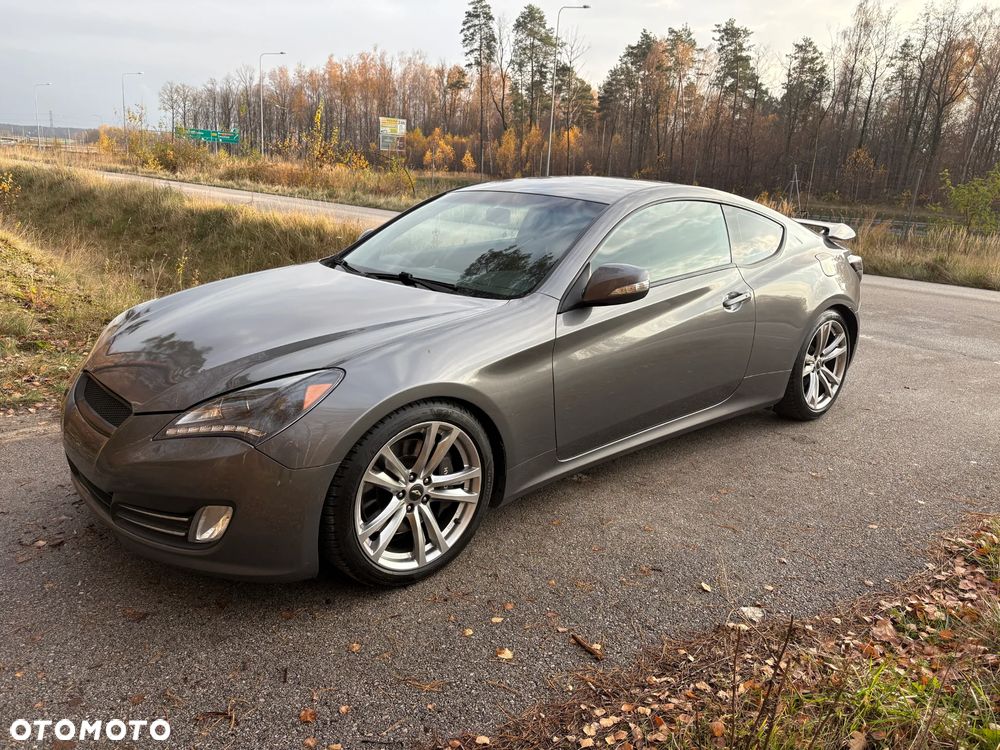 Hyundai Genesis Coupe - 2