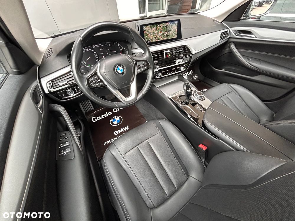 BMW Seria 5 520d xDrive MHEV - 28