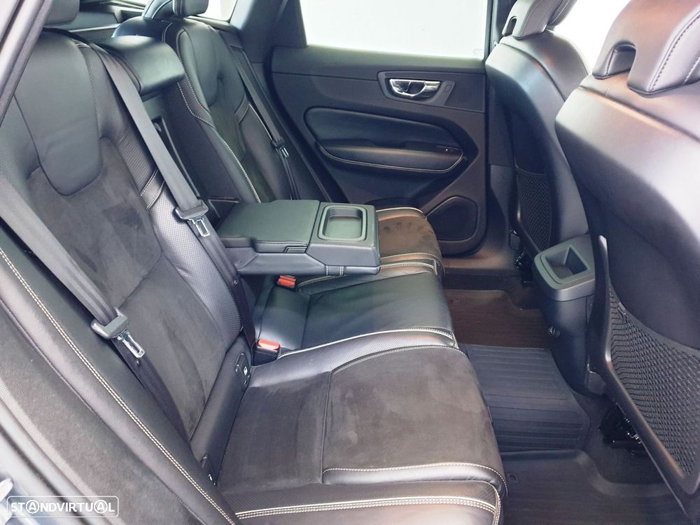 Volvo XC 60 2.0 D4 R-Design Geartronic - 29