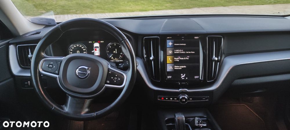 Volvo XC 60 B4 D AWD Geartronic Momentum Pro - 14