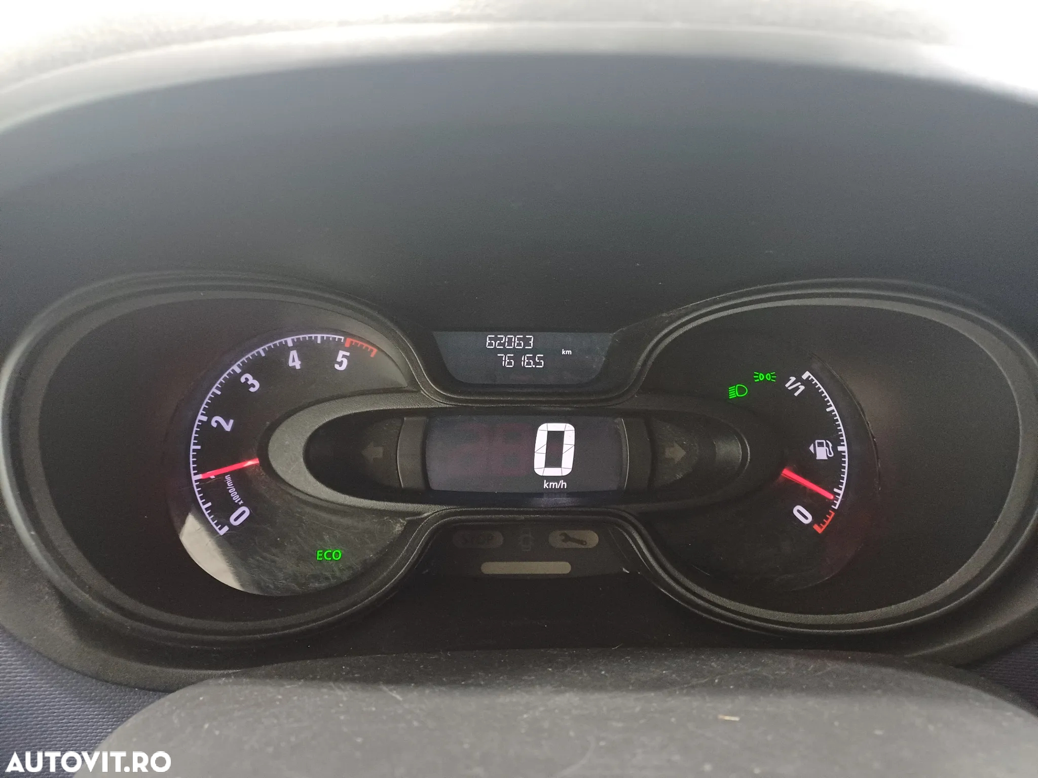 Opel Vivaro - 8