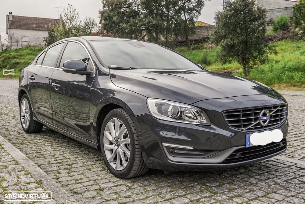 Volvo S60 2.0 D4 Momentum Geartronic - 1
