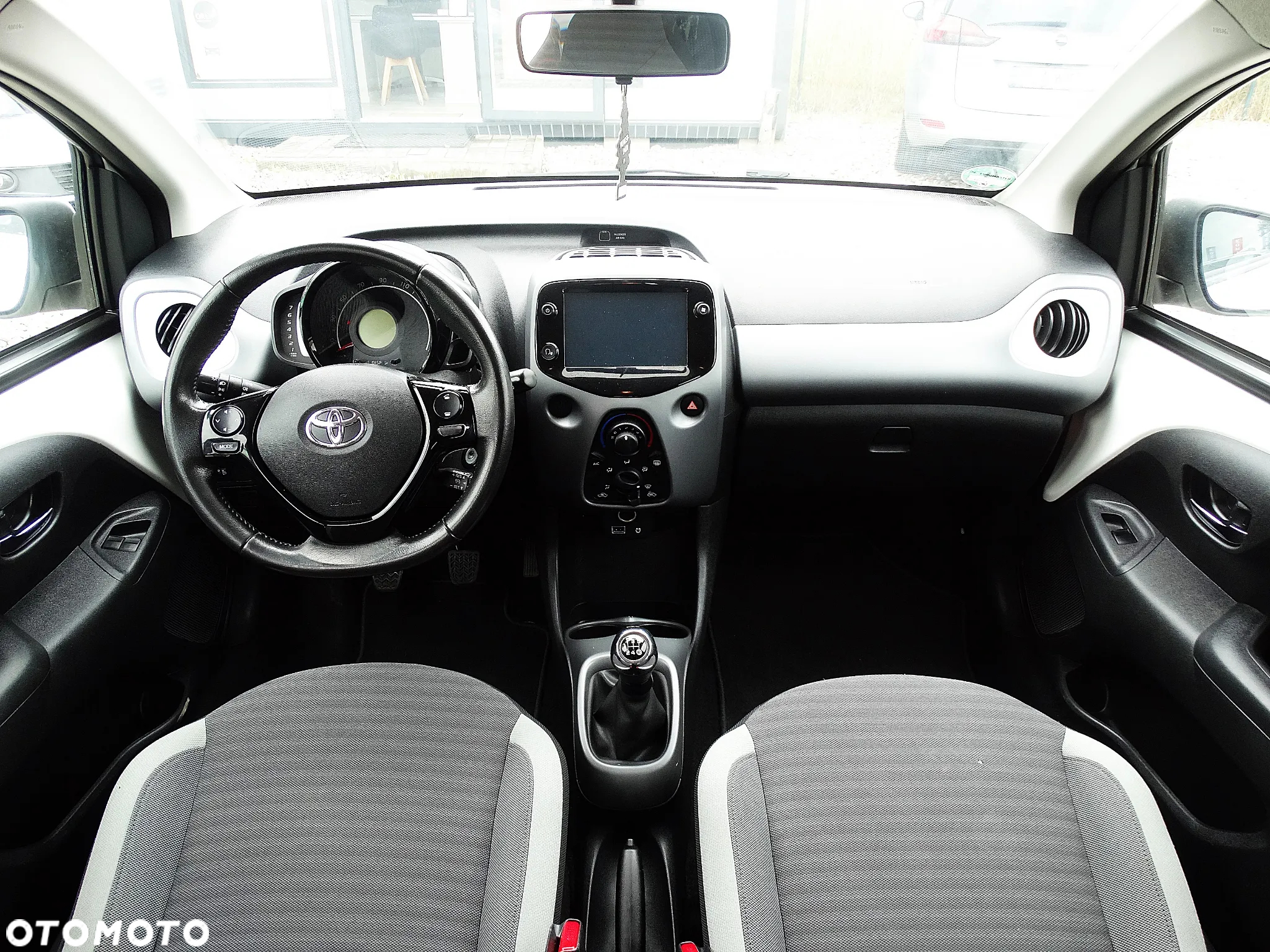 Toyota Aygo X 1.0 VVT-i Executive - 19