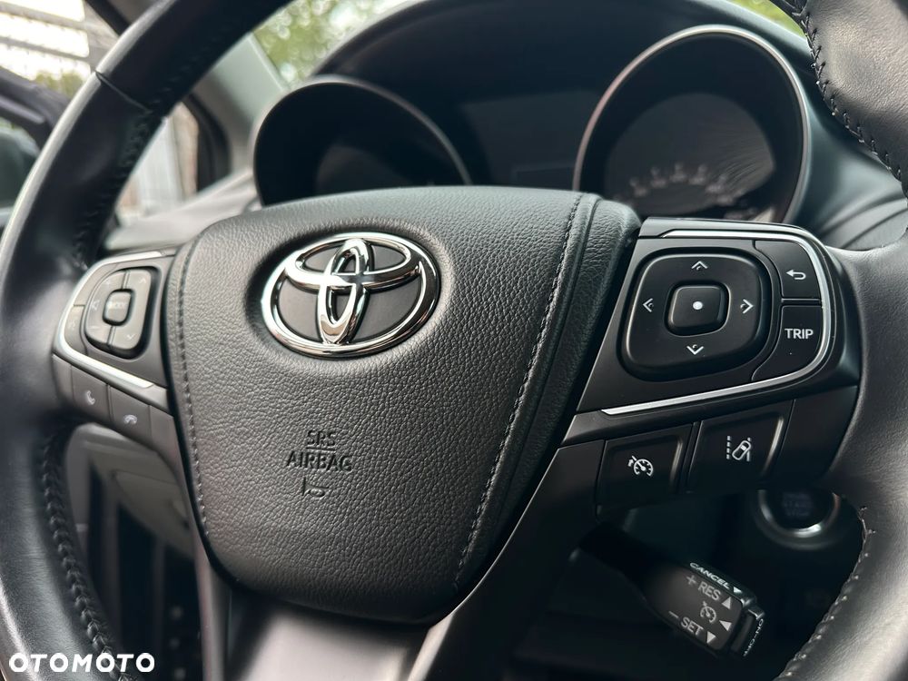 Toyota Avensis Touring Sports 1.8 Team Deutschland - 31