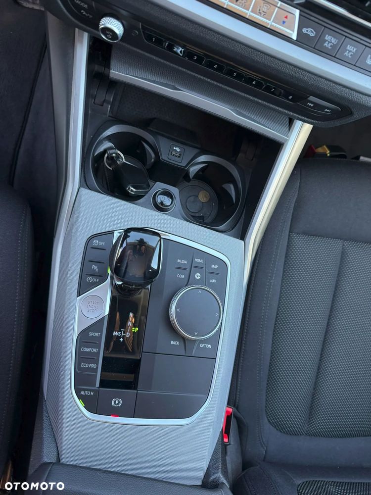 BMW Seria 3 318i Advantage - 9