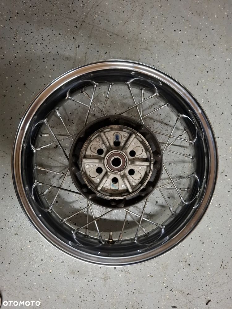 Triumph Bonneville T120 felga tył - 2