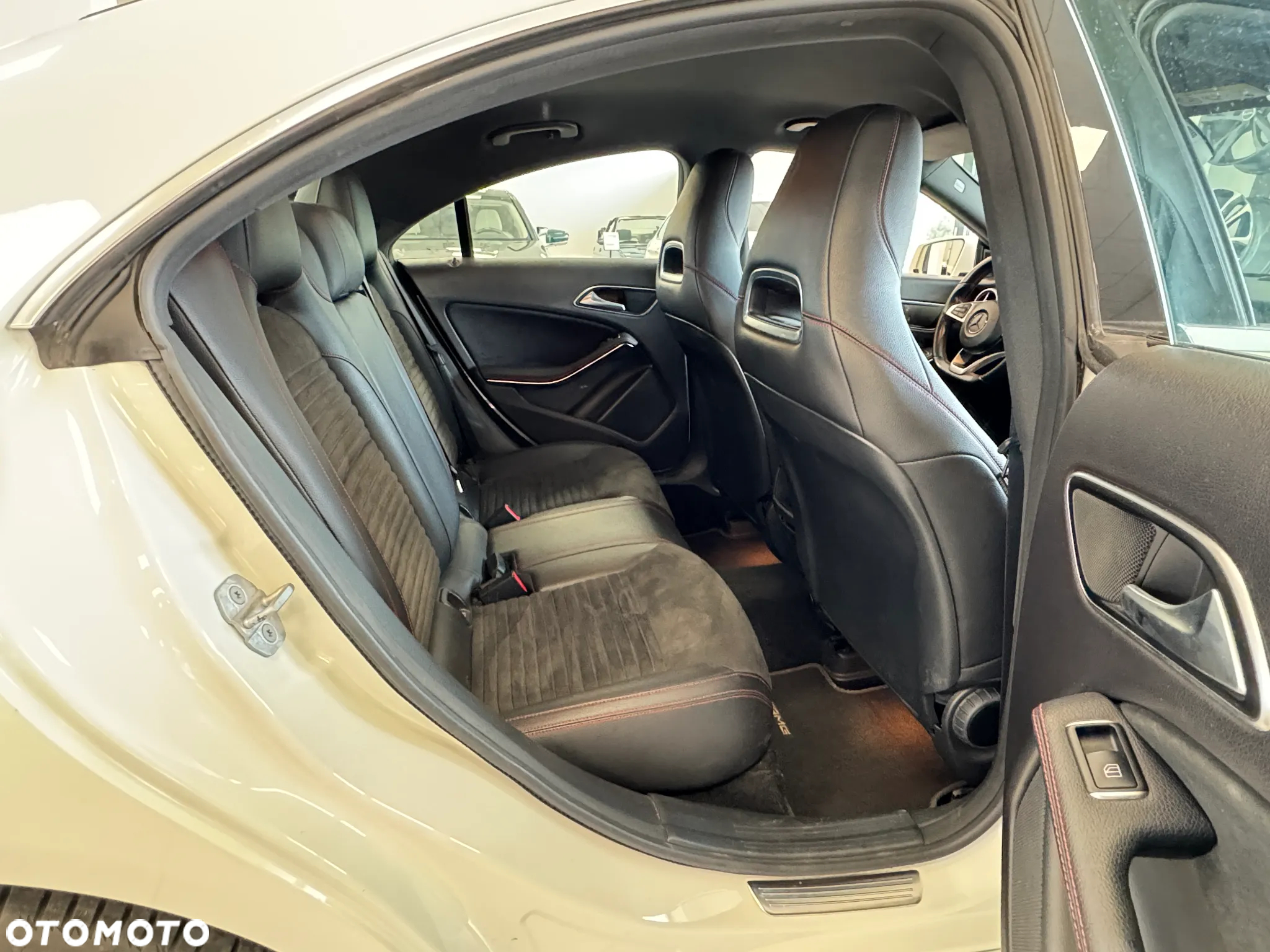 Mercedes-Benz CLA 200 7G-DCT - 8