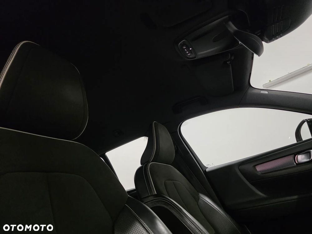 Volvo XC 40 D4 AWD R-Design - 26