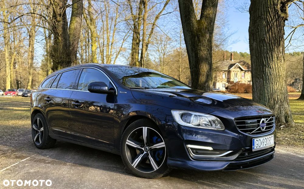 Volvo V60 D6 AWD Plug-in Hybrid Summum - 2