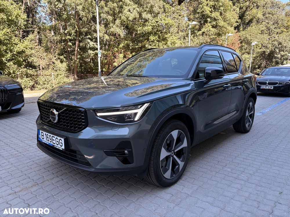 Volvo XC 40 B3 AT FWD MHEV Plus Dark - 7