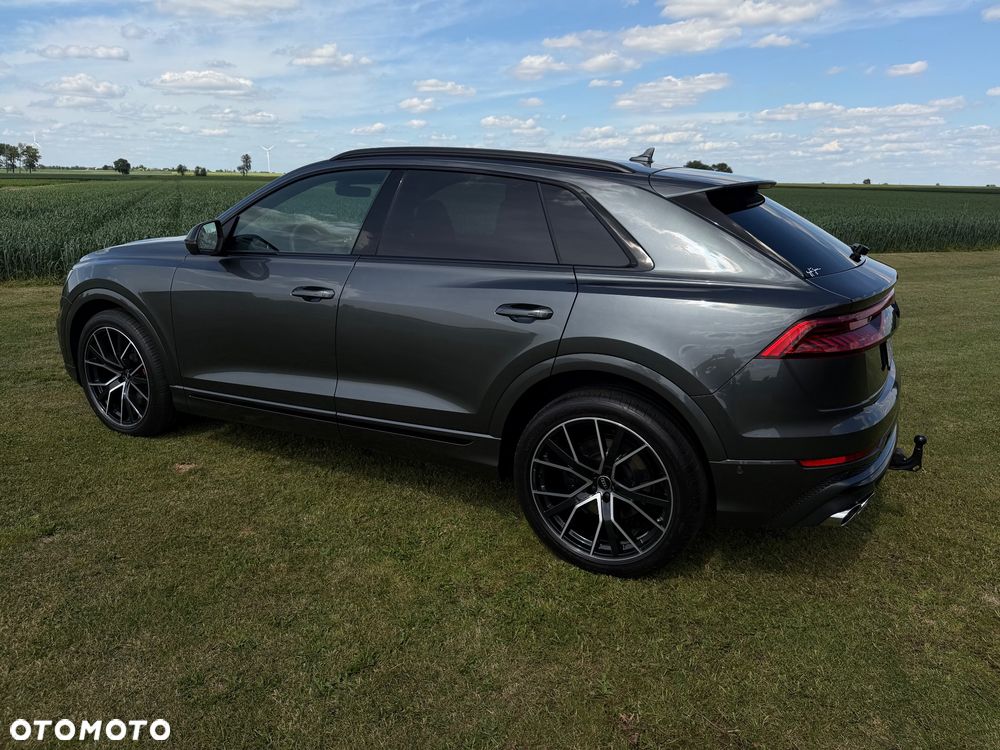 Audi SQ8 - 8