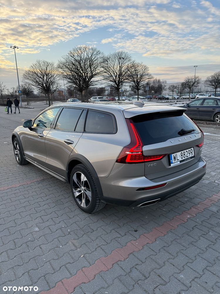 Volvo V60 B5 B AWD Inscription - 4