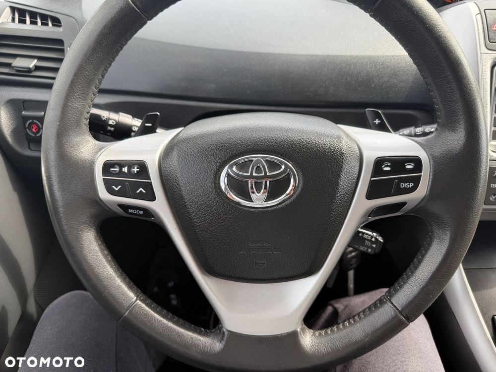 Toyota Verso 1.8 Prestige EU5 MS - 9