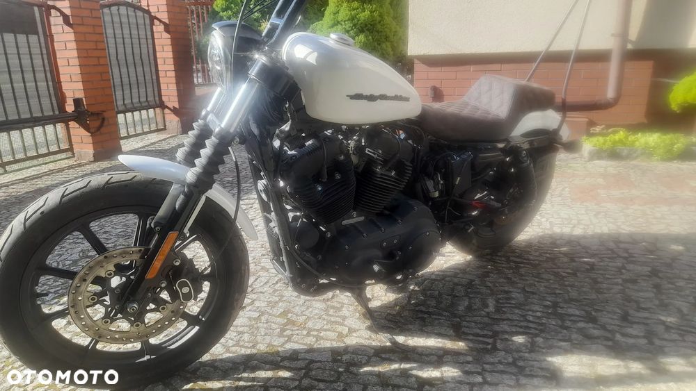 Harley-Davidson Sportster Custom 1200C - 5