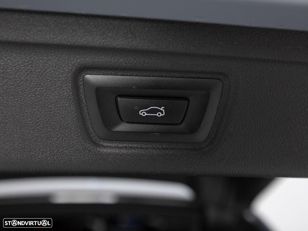 BMW 330 i xDrive Aut. - 14