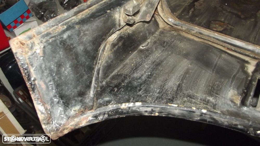 BMW 1602/ 2002 capot - 8