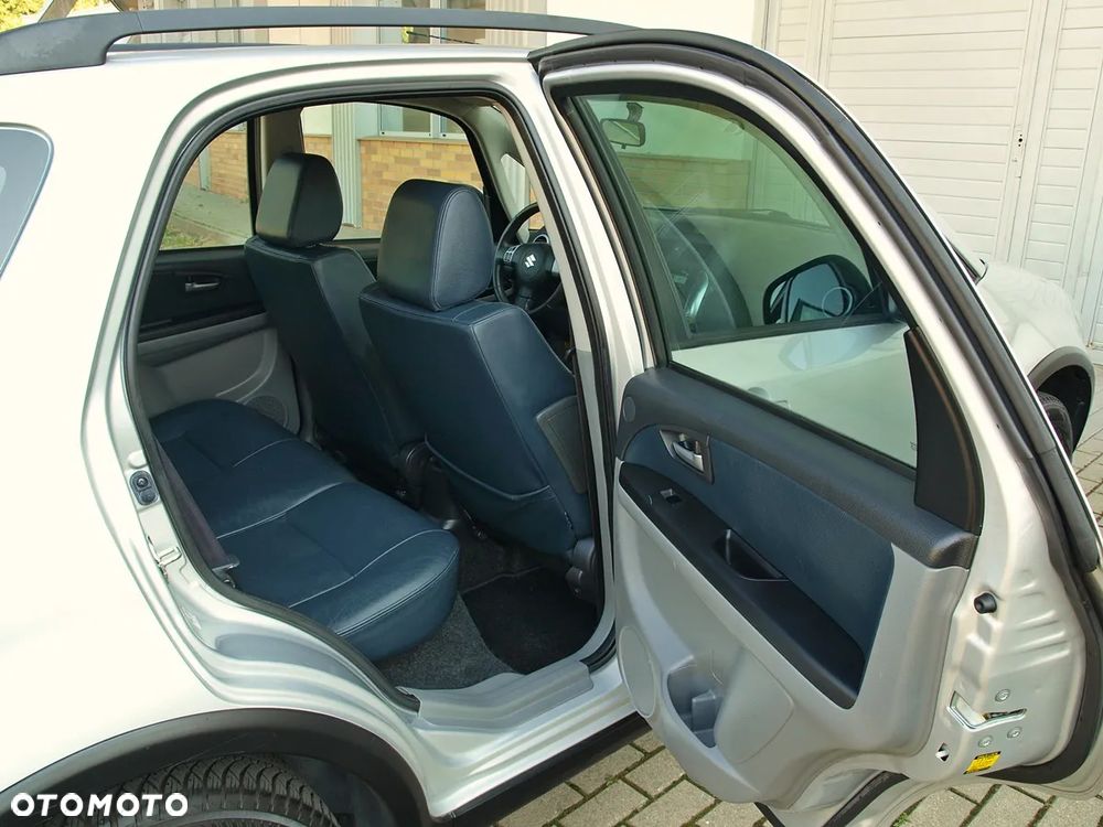 Suzuki SX4 1.6 GS / Premium - 17