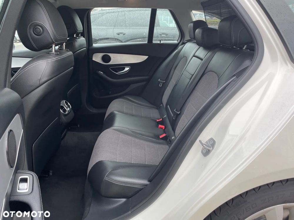 Mercedes-Benz Klasa C 180 d Exclusive - 10
