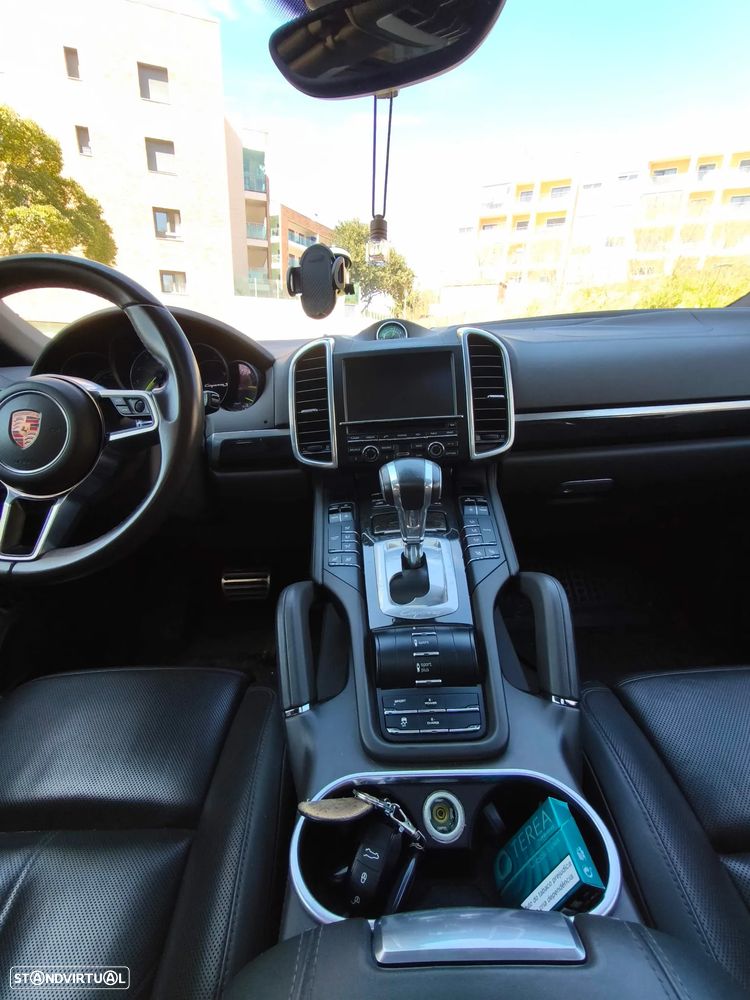 Porsche Cayenne S - 8