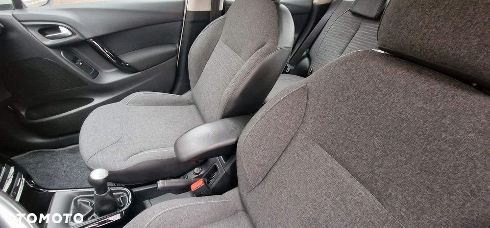 Citroën C3 Pure Tech (VTi) 82 Exclusive - 28