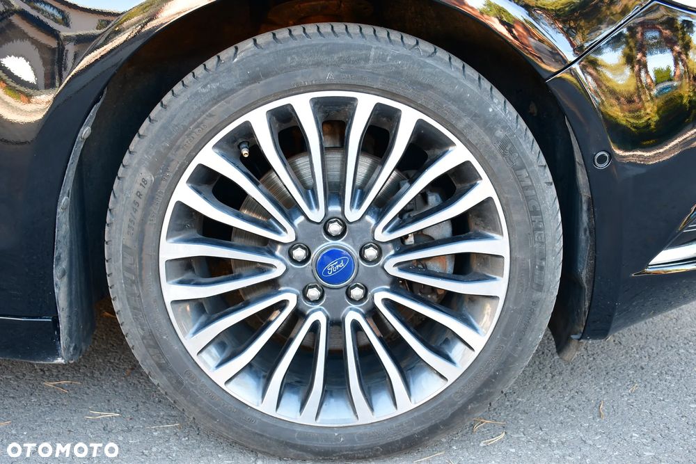 Ford Fusion - 8