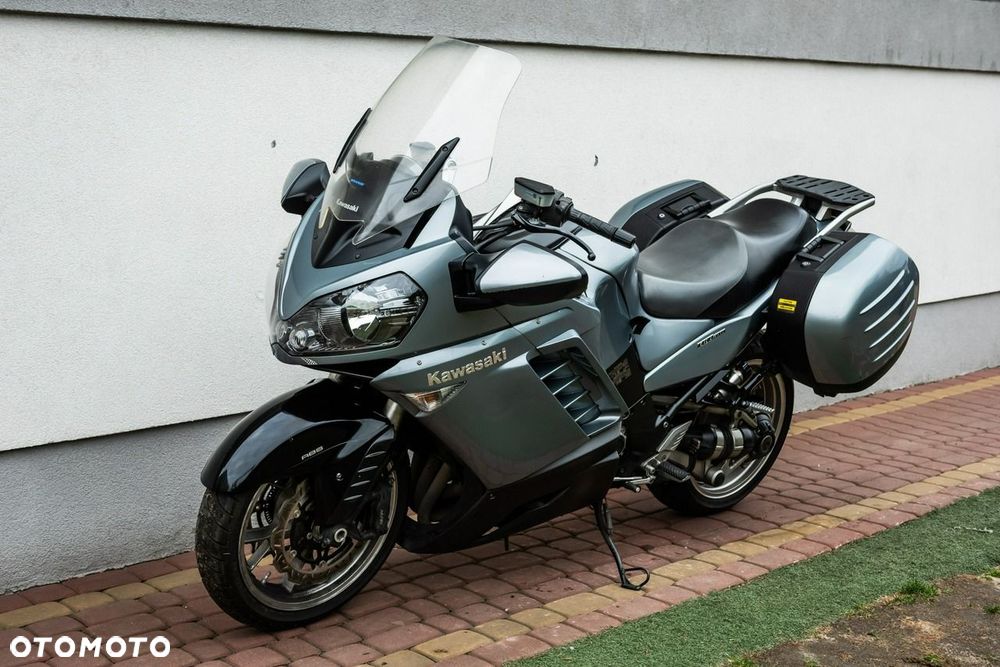 Kawasaki GTR - 7
